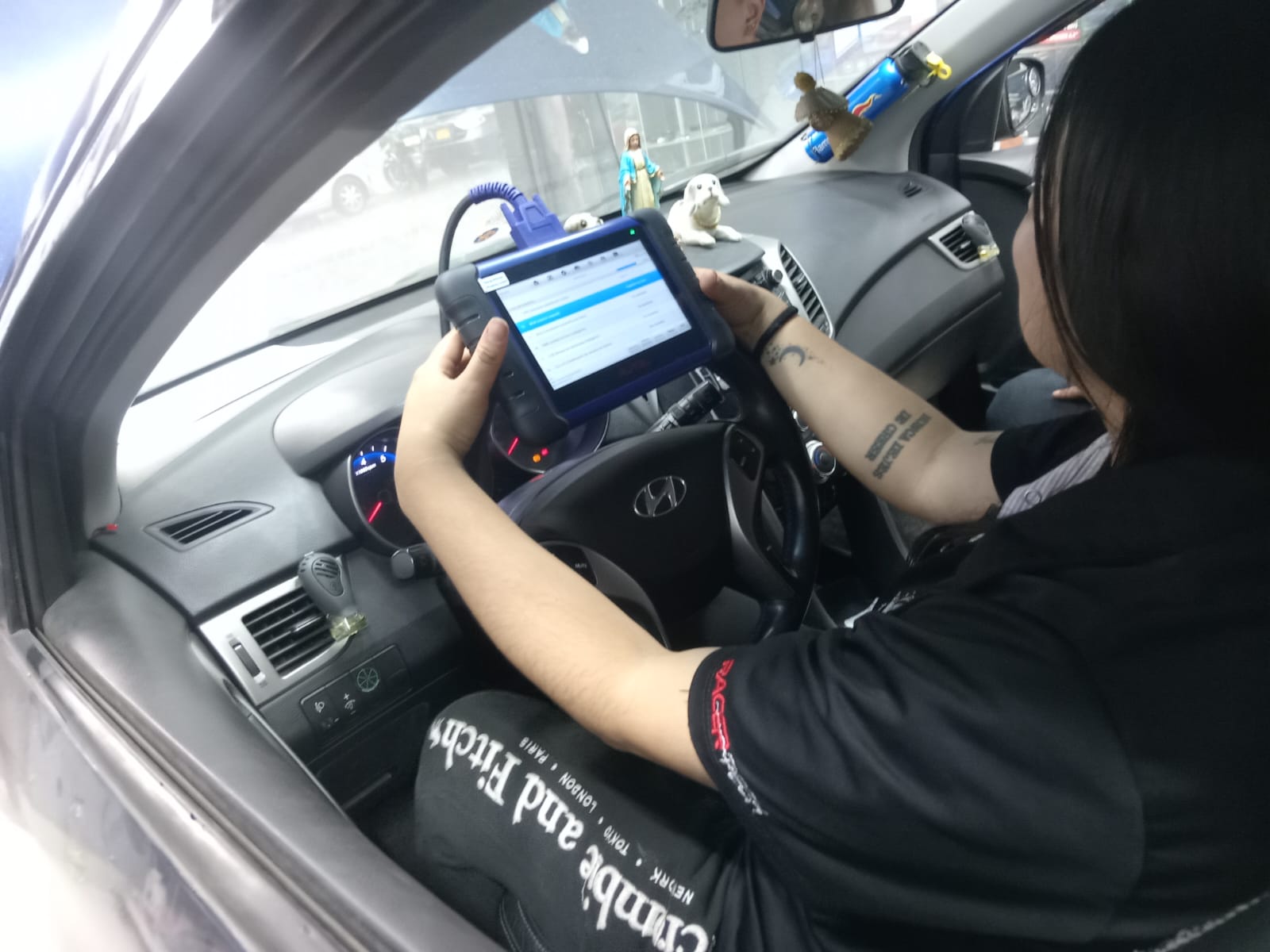 Escaneo automotriz en Bogotá con diagnóstico electrónico